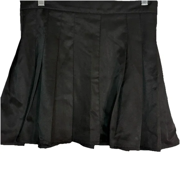 ROMWE Women L Solid Pleated Mini Skirt Black Y2K Trendy Preppy Grunge Goth - Picture 3 of 6